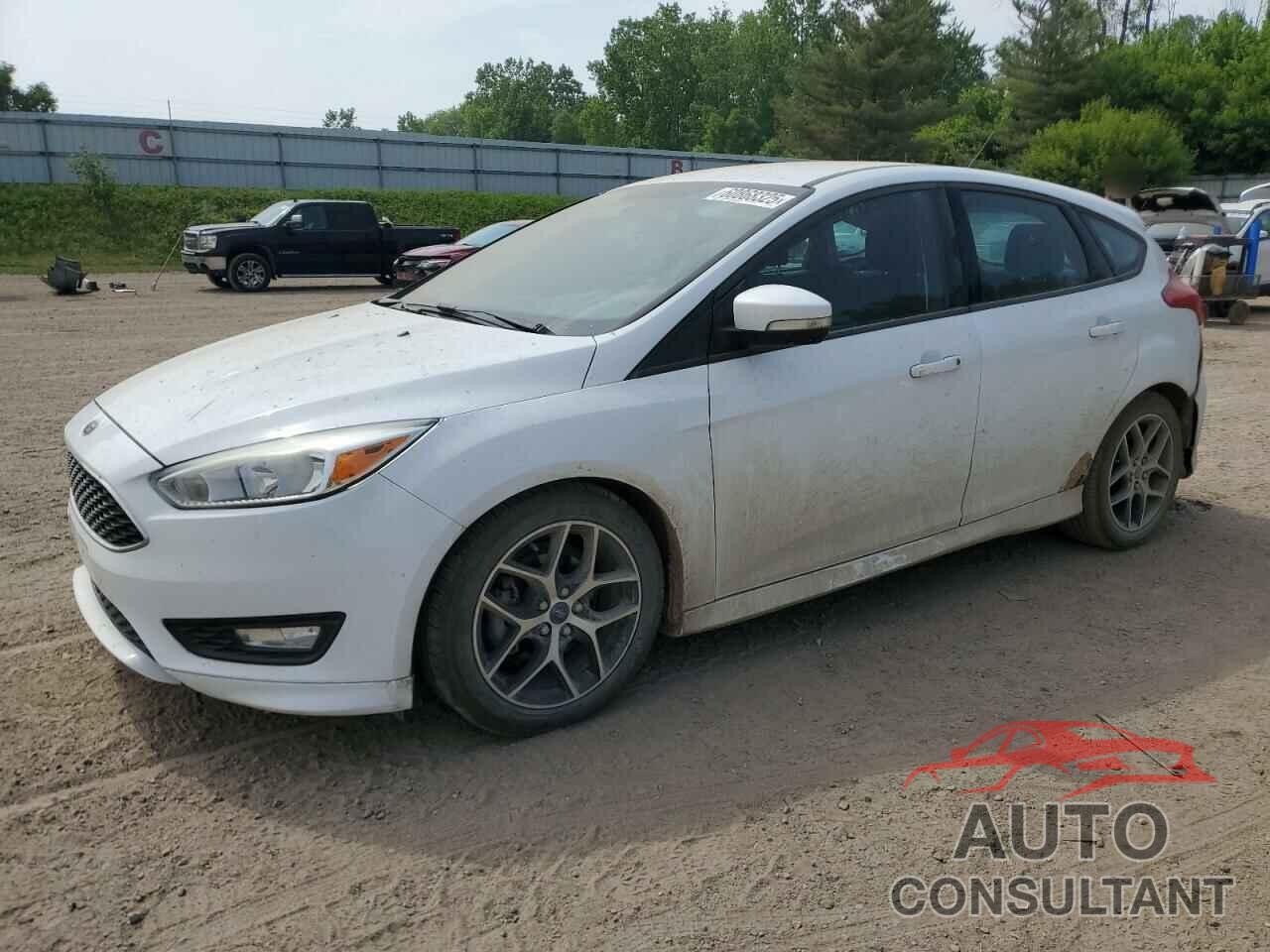 FORD FOCUS 2015 - 1FADP3K29FL210154