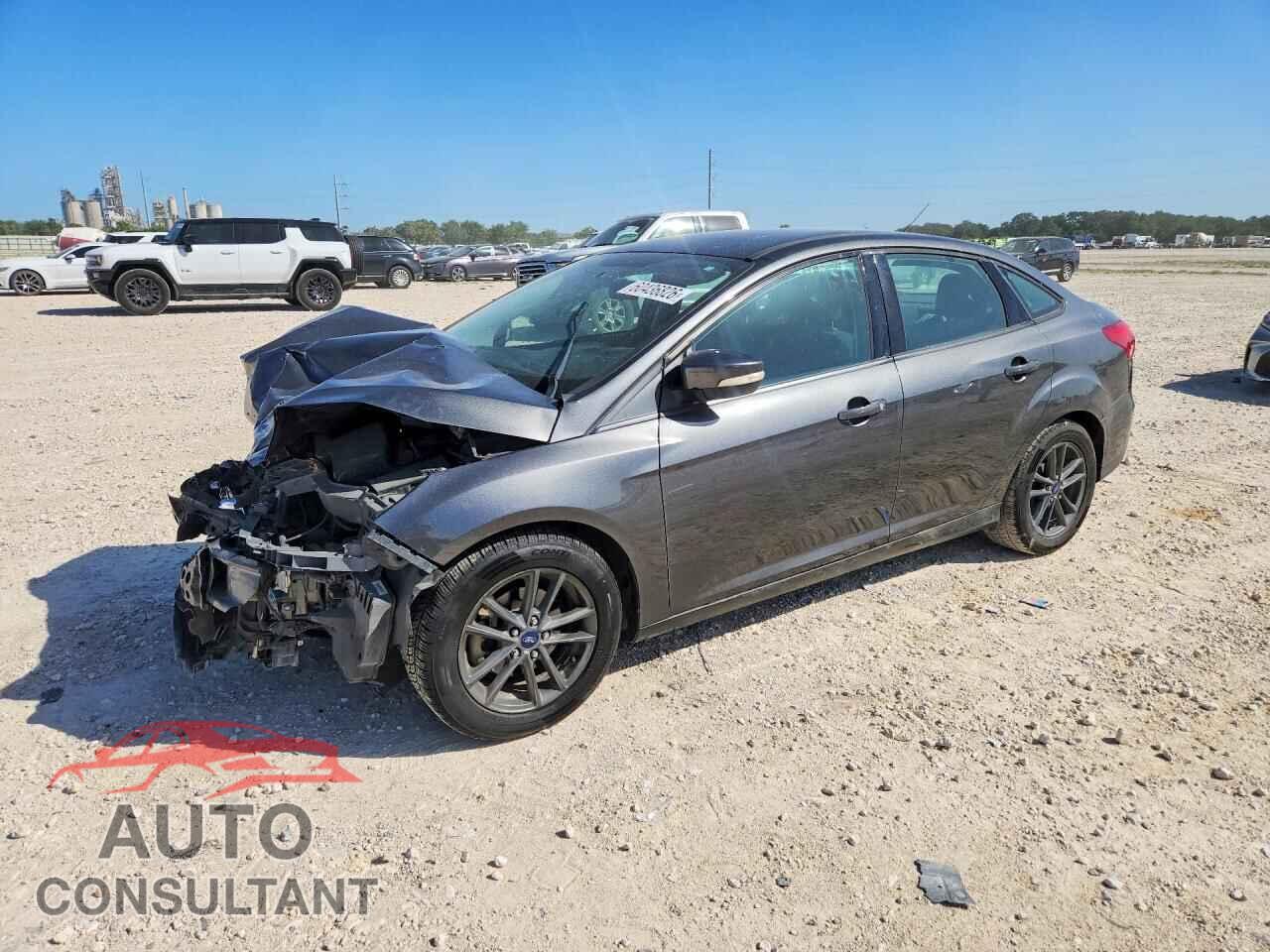 FORD FOCUS 2018 - 1FADP3F2XJL270401