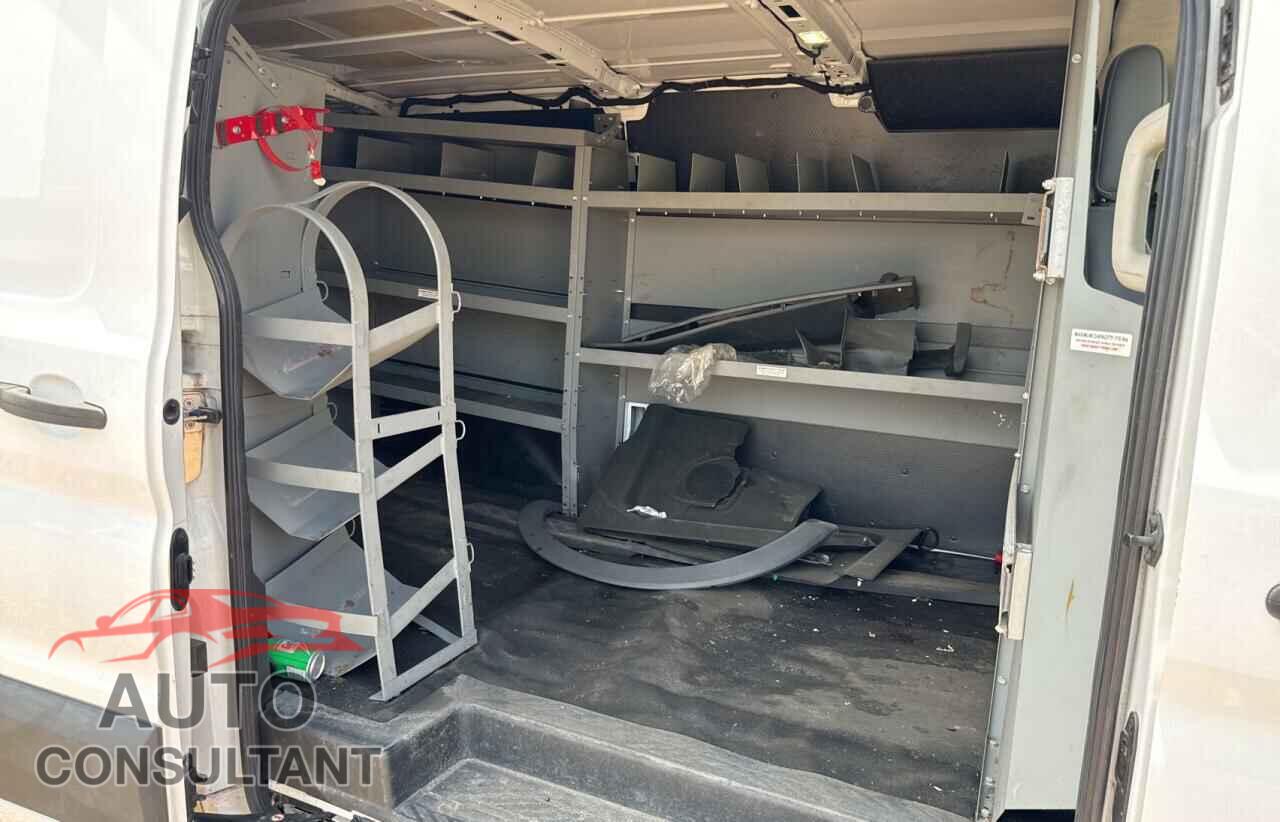 FORD TRANSIT 2017 - 1FTYR1YM2HKB43568