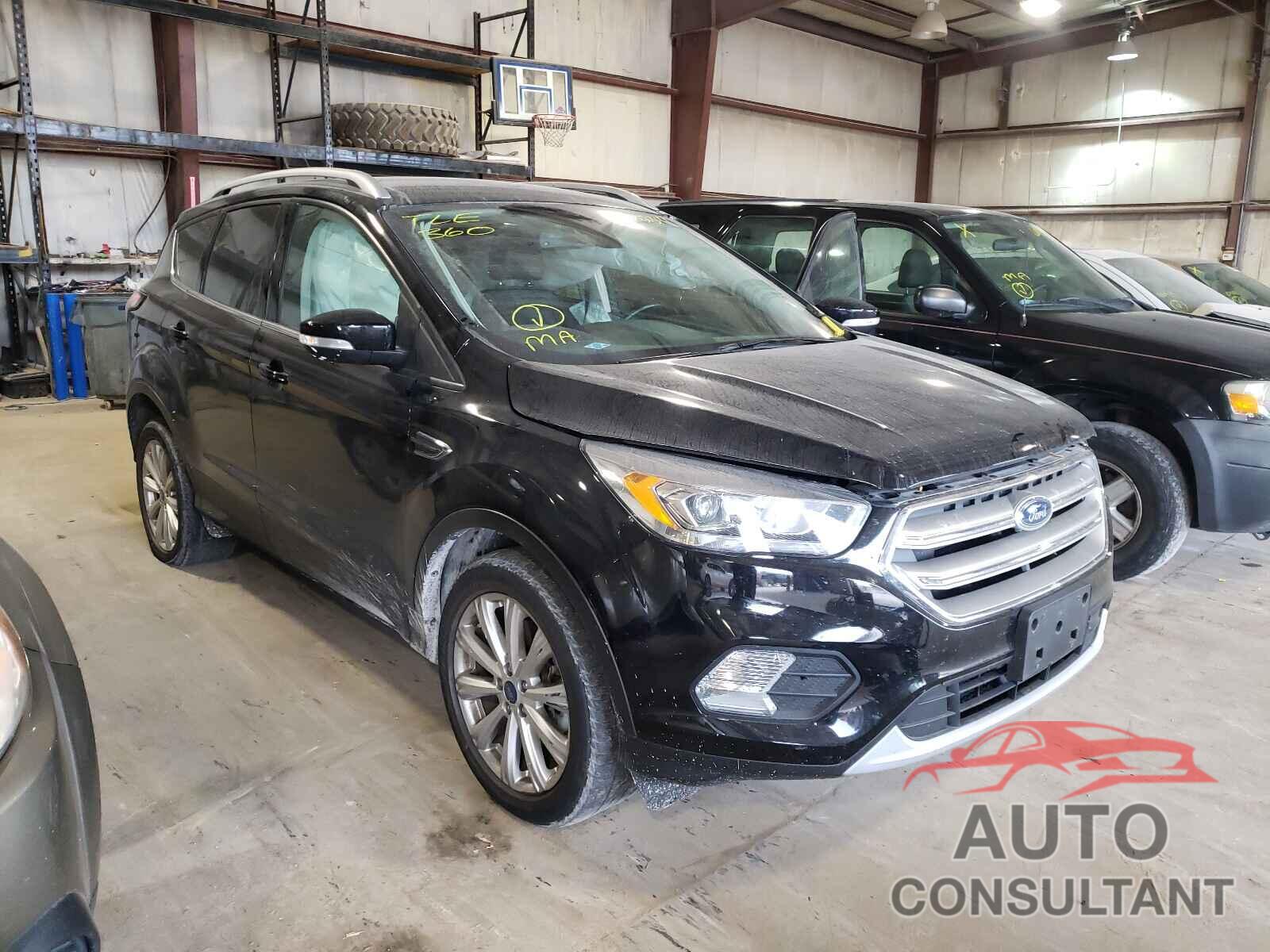 FORD ESCAPE 2017 - 1FMCU9J95HUD28470