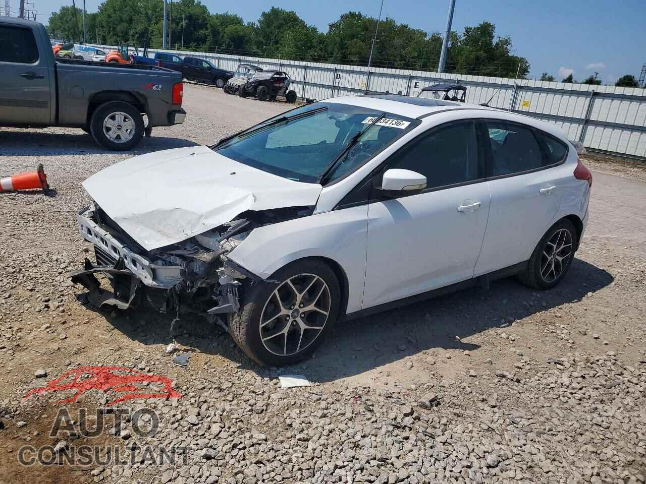 FORD FOCUS 2017 - 1FADP3M28HL213739