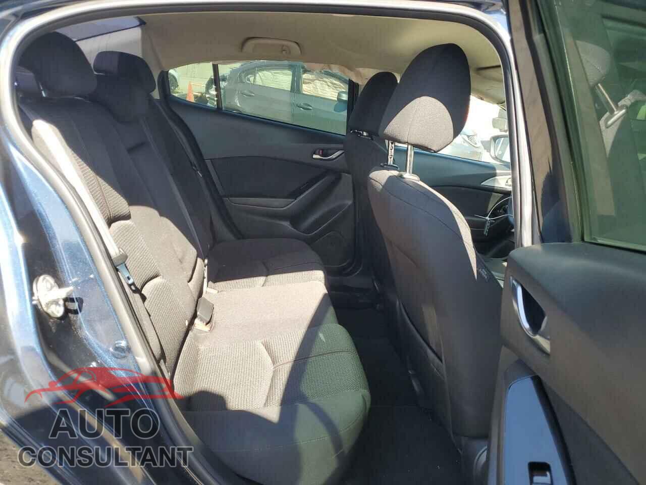MAZDA 3 2017 - 3MZBN1U74HM104858