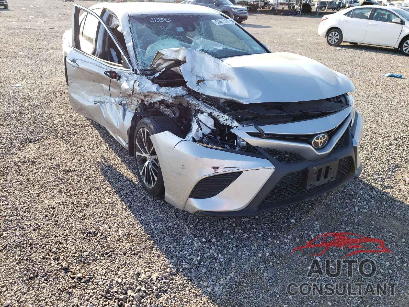 TOYOTA CAMRY 2018 - 4T1B11HK1JU587509