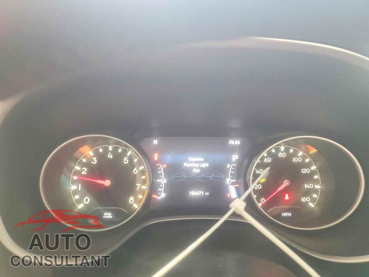 JEEP COMPASS 2018 - 3C4NJDBB4JT360076