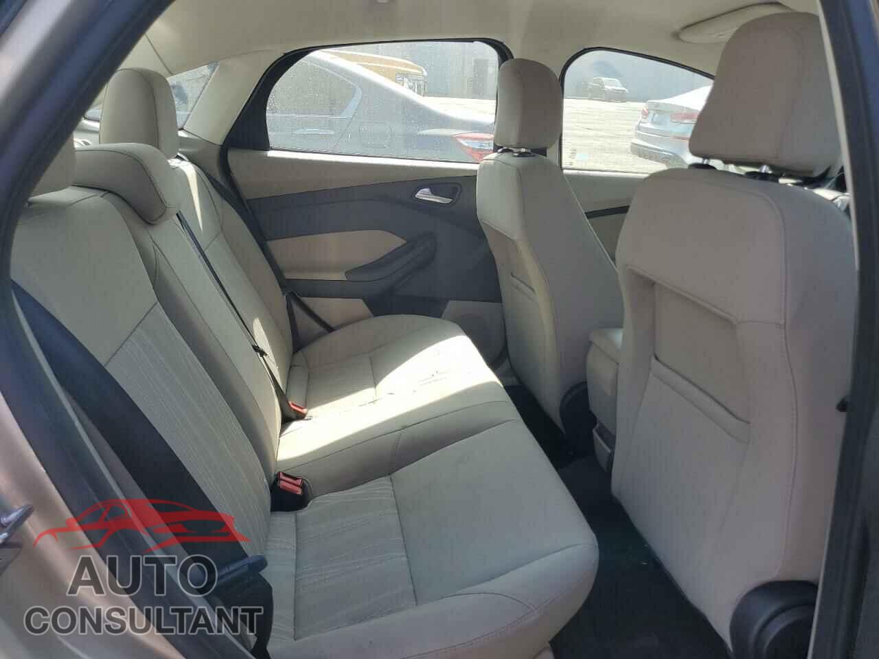 FORD FOCUS 2017 - 1FADP3F29HL230482