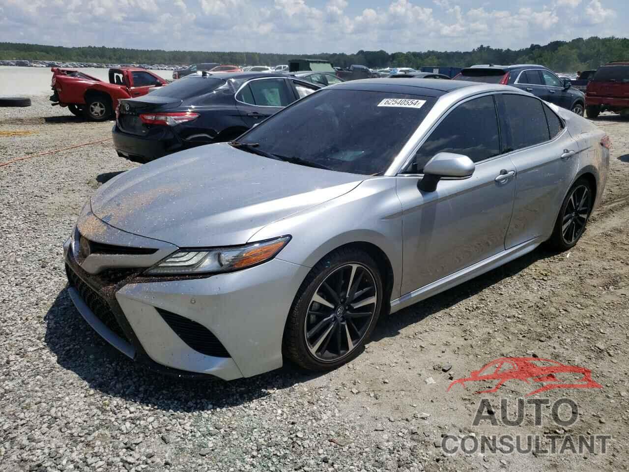 TOYOTA CAMRY 2018 - 4T1B61HK2JU051105