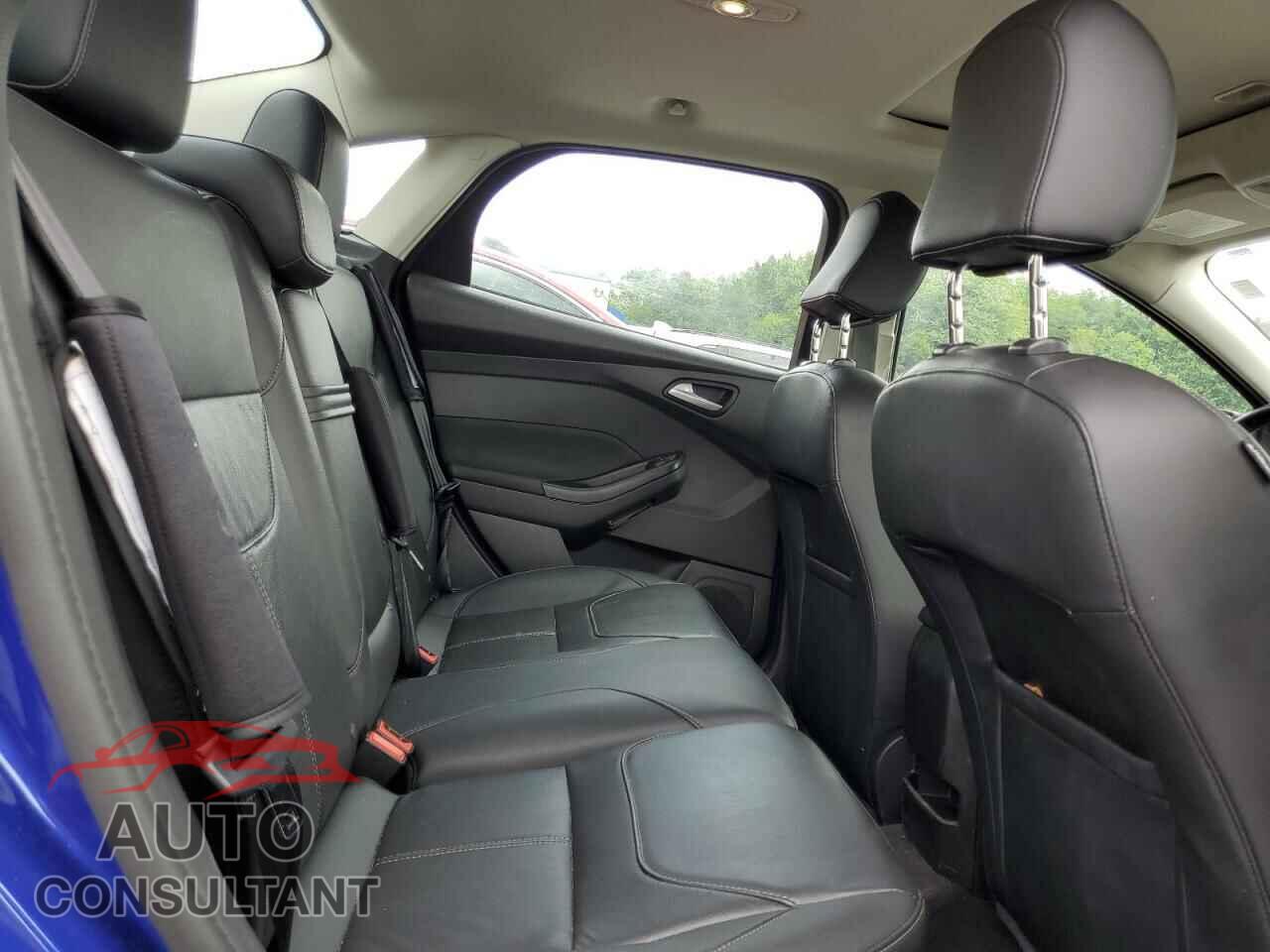 FORD FOCUS 2015 - 1FADP3F22FL358818