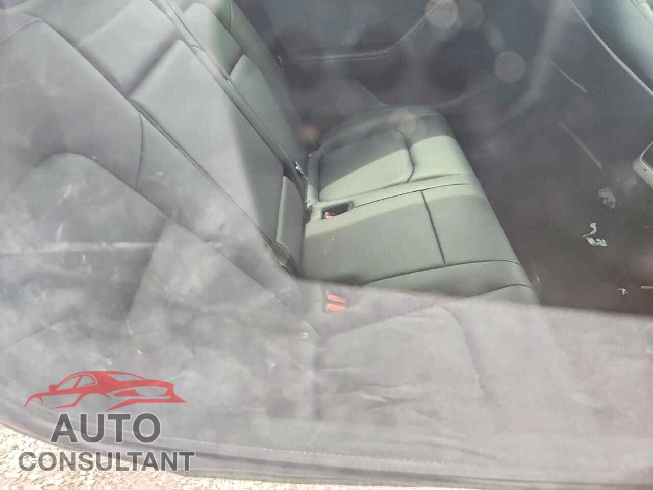 TESLA MODEL Y 2024 - 7SAYGDED9RF056098