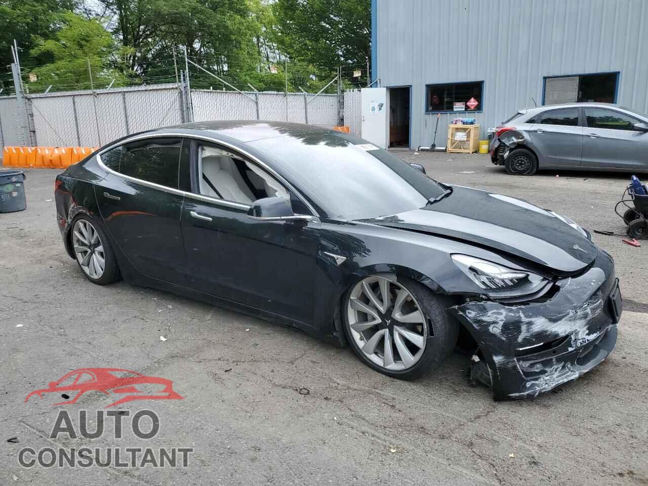 TESLA MODEL 3 2018 - 5YJ3E1EA5JF178009