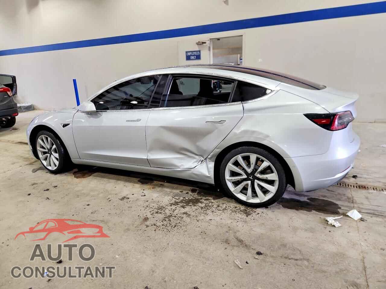 TESLA MODEL 3 2018 - 5YJ3E1EA8JF017850
