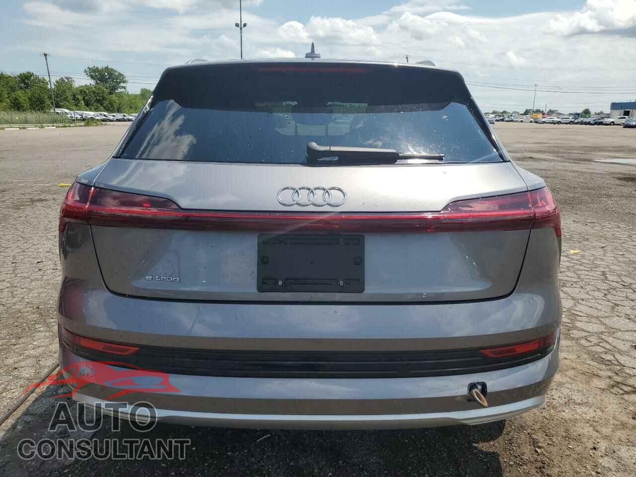 AUDI E-TRON 2019 - WA1VAAGE8KB007323