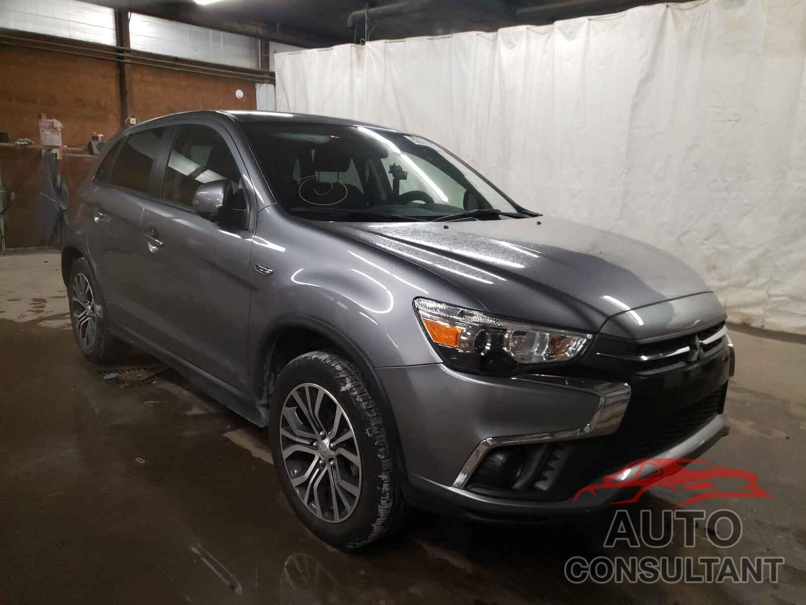 MITSUBISHI OUTLANDER 2018 - JA4AR3AUXJU020256