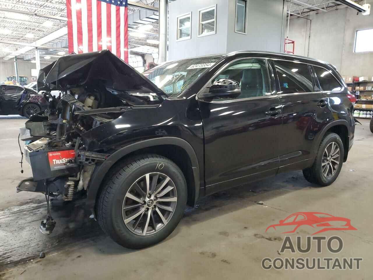 TOYOTA HIGHLANDER 2018 - 5TDJZRFH2JS812877