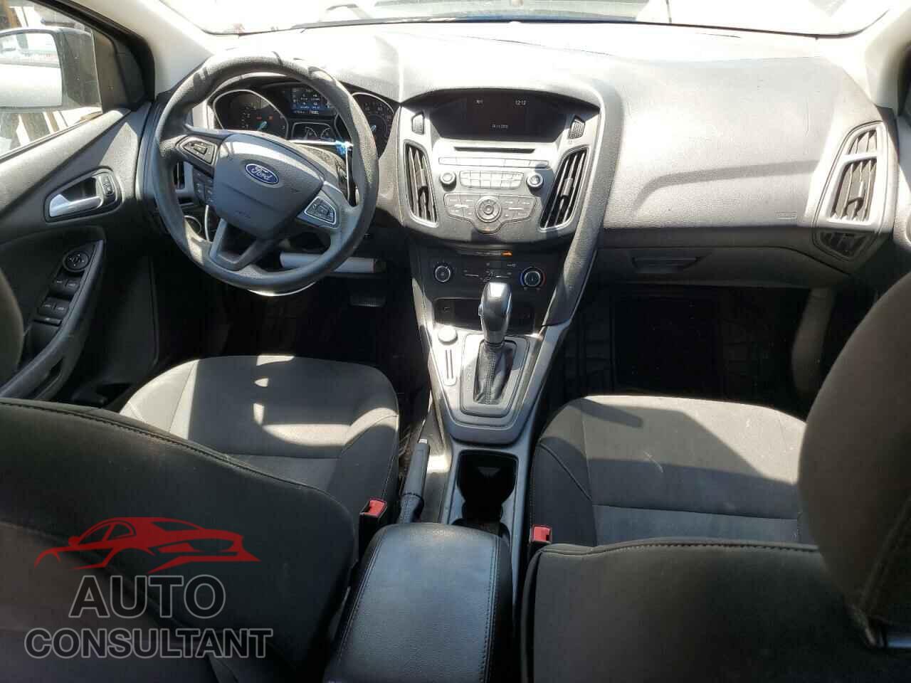 FORD FOCUS 2015 - 1FADP3K25FL316021