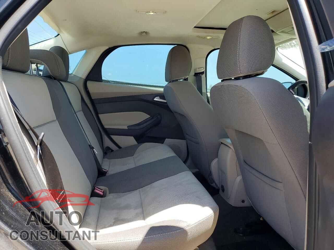 FORD FOCUS 2014 - 1FADP3F27EL287825