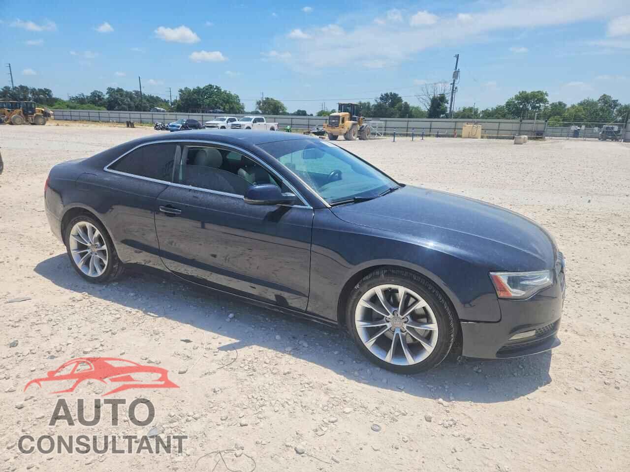 AUDI A5 PREMIUM 2014 - WAUCFAFR9EA040177
