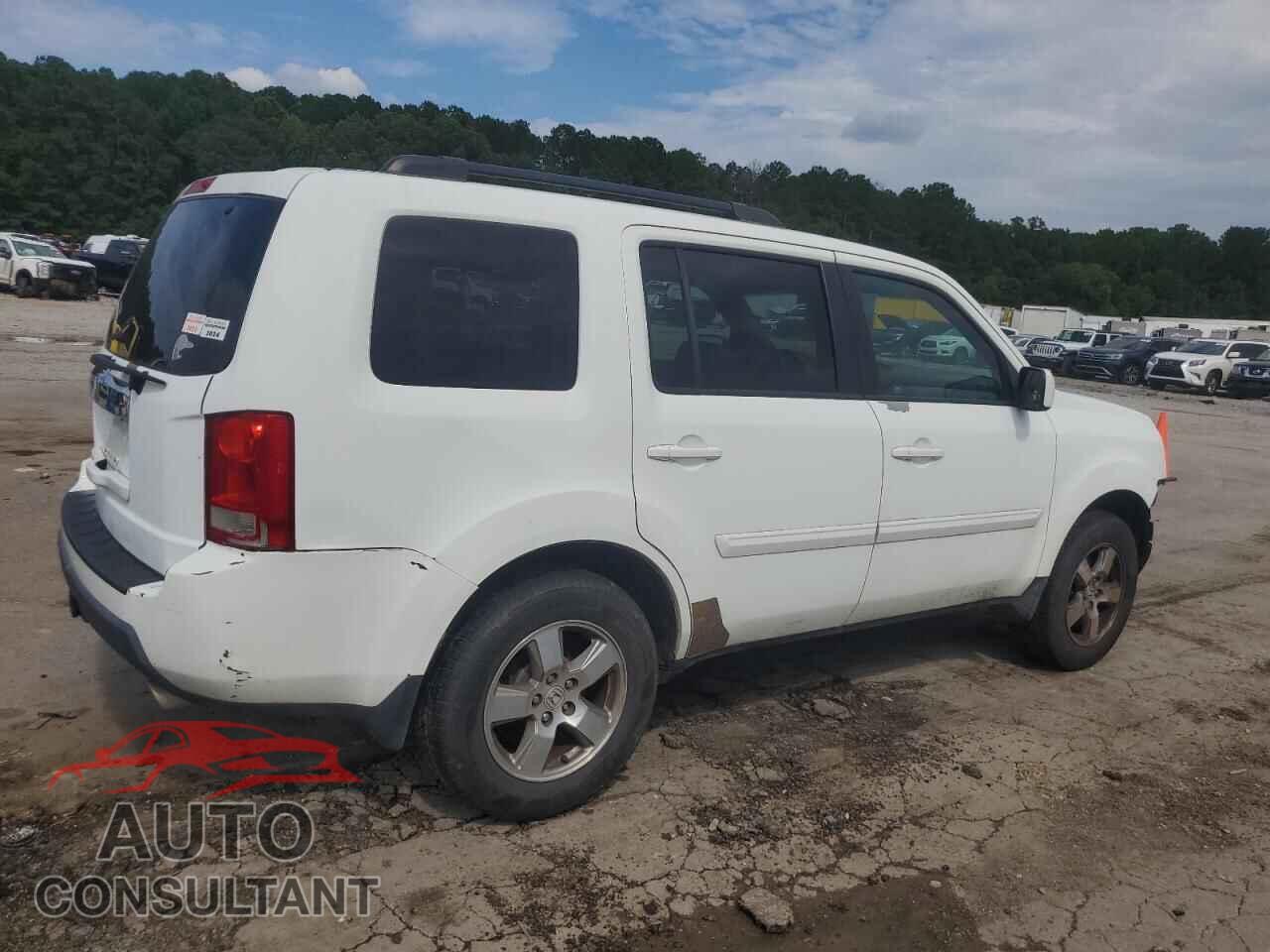 HONDA PILOT 2011 - 5FNYF3H58BB011996