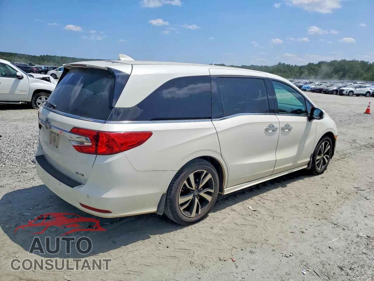 HONDA ODYSSEY 2018 - 5FNRL6H96JB089967
