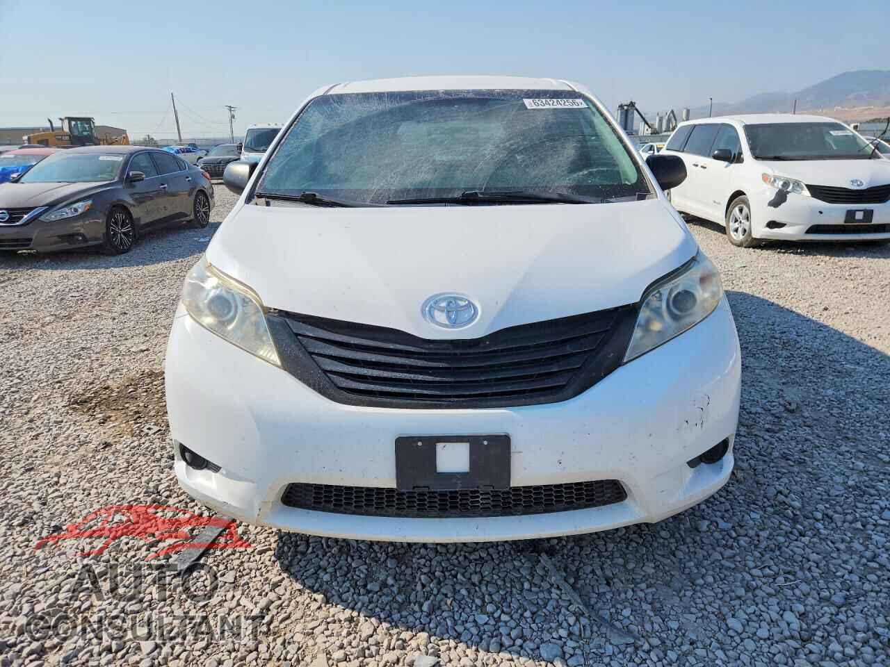 TOYOTA SIENNA 2017 - 5TDZZ3DC8HS875841