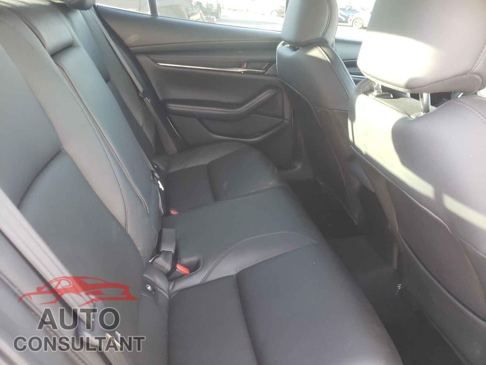MAZDA 3 2019 - 3MZBPADL3KM108561