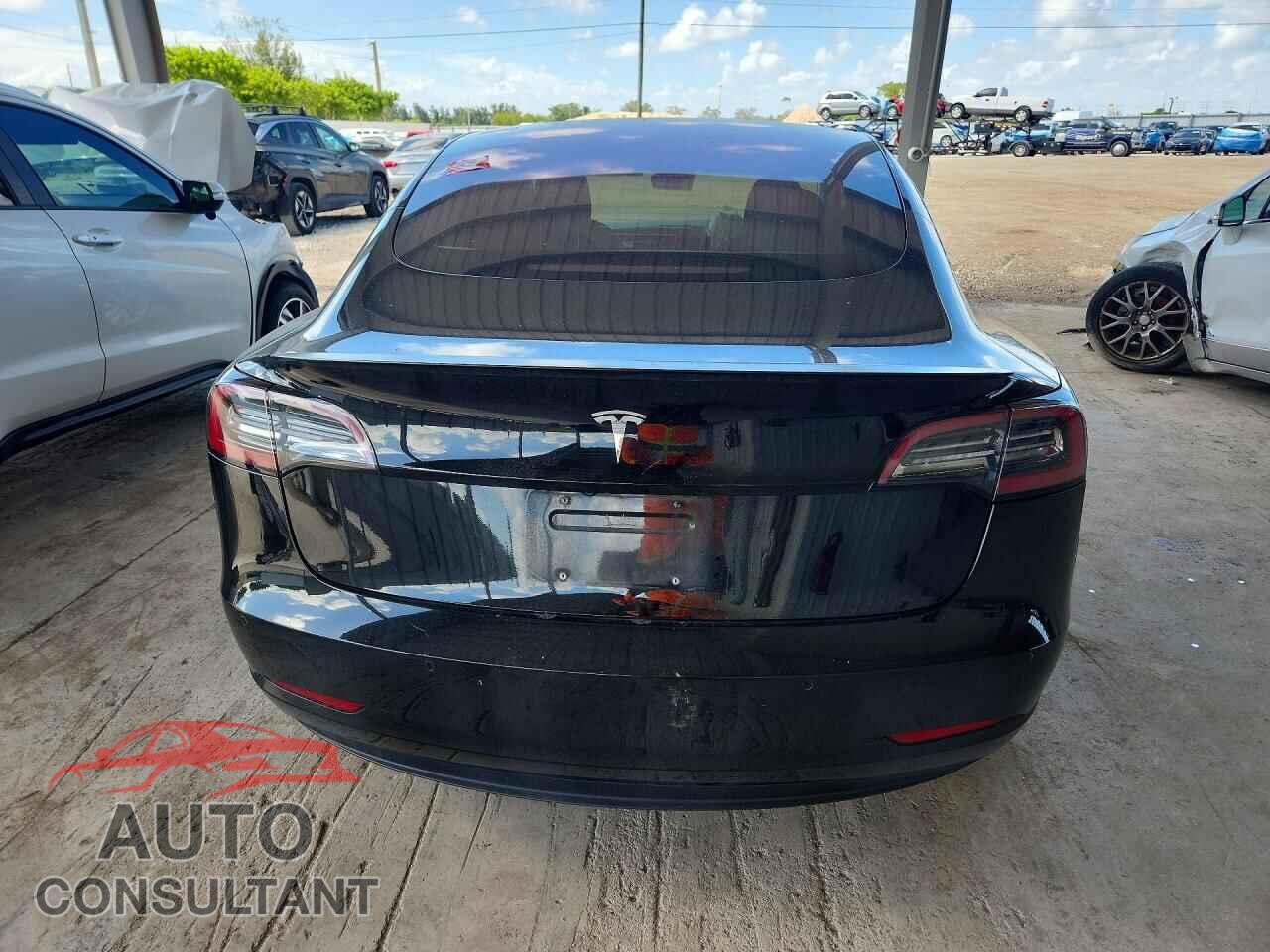TESLA MODEL 3 2018 - 5YJ3E1EB3JF182911