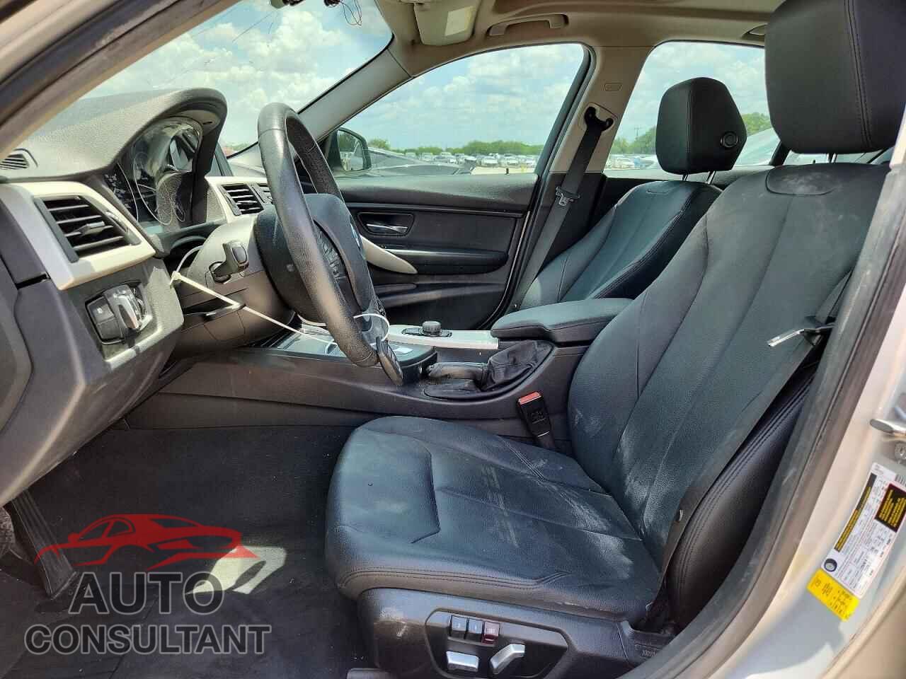 BMW 3 SERIES 2016 - WBA8E1G59GNU12245