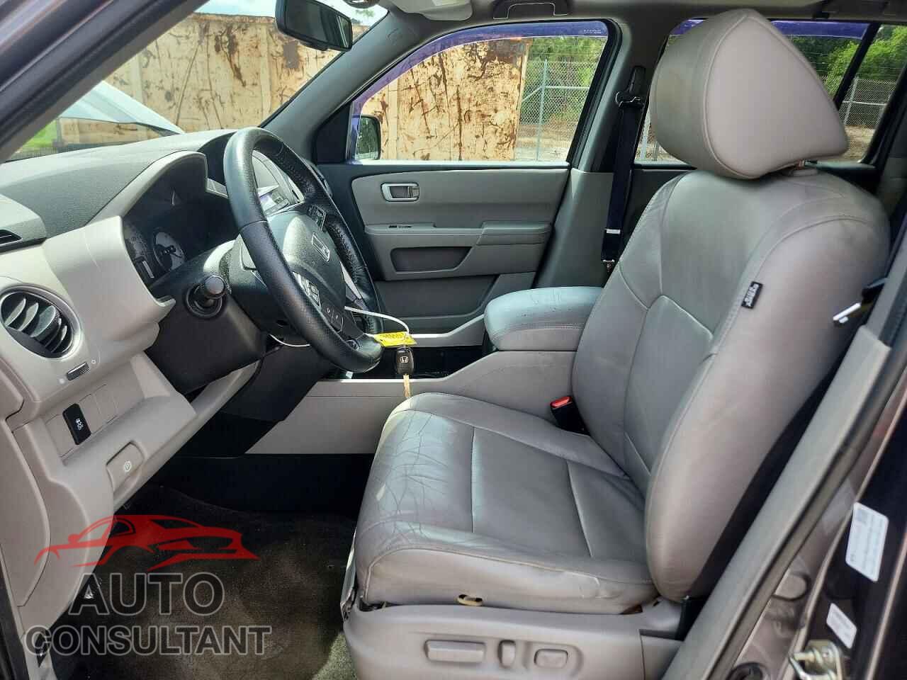HONDA PILOT 2015 - 5FNYF3H58FB006996