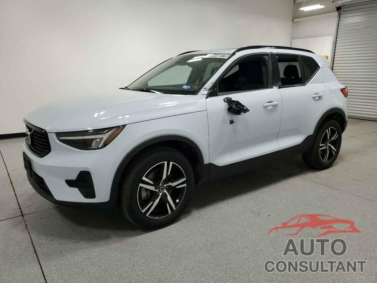 VOLVO XC40 CORE 2024 - YV4L12UK6R2333108