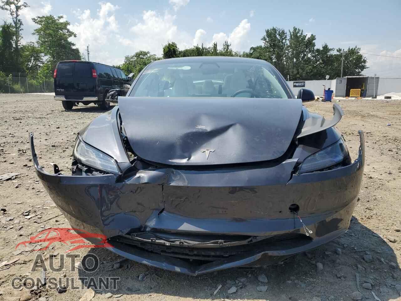 TESLA MODEL 3 2025 - 5YJ3E1EA8SF011810
