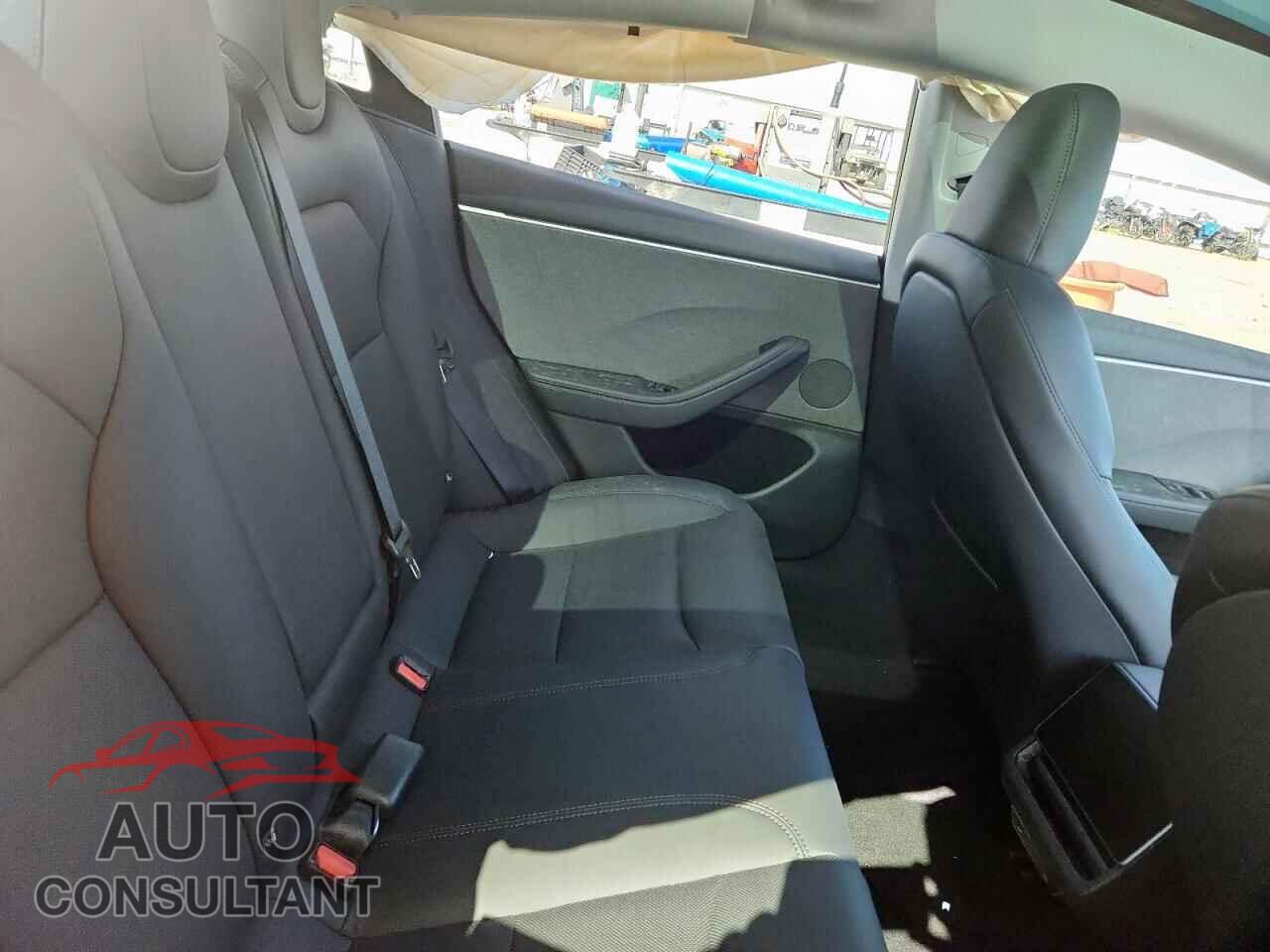TESLA MODEL 3 2024 - 5YJ3E1EA8RF859132