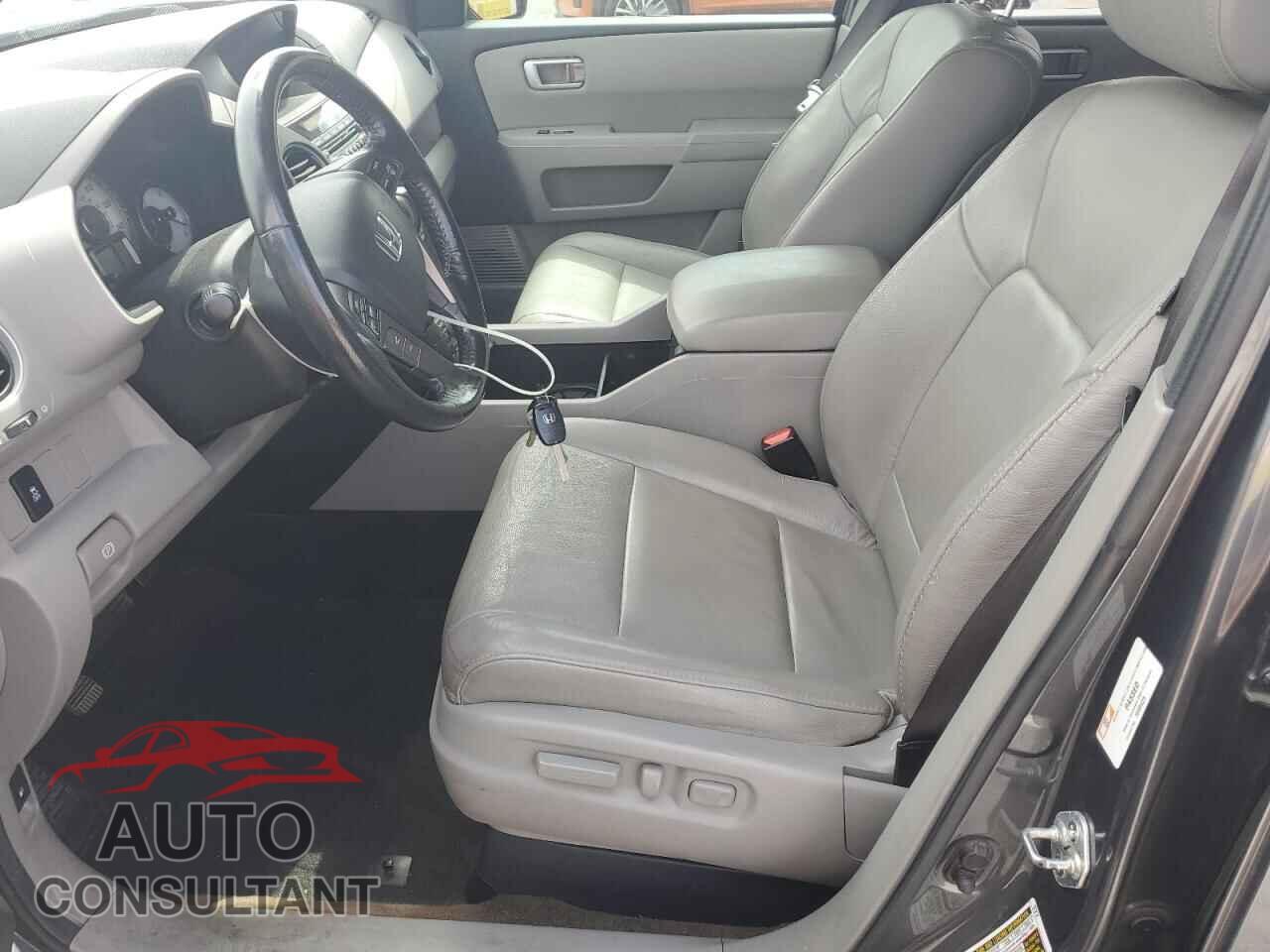 HONDA PILOT 2013 - 5FNYF4H62DB061360