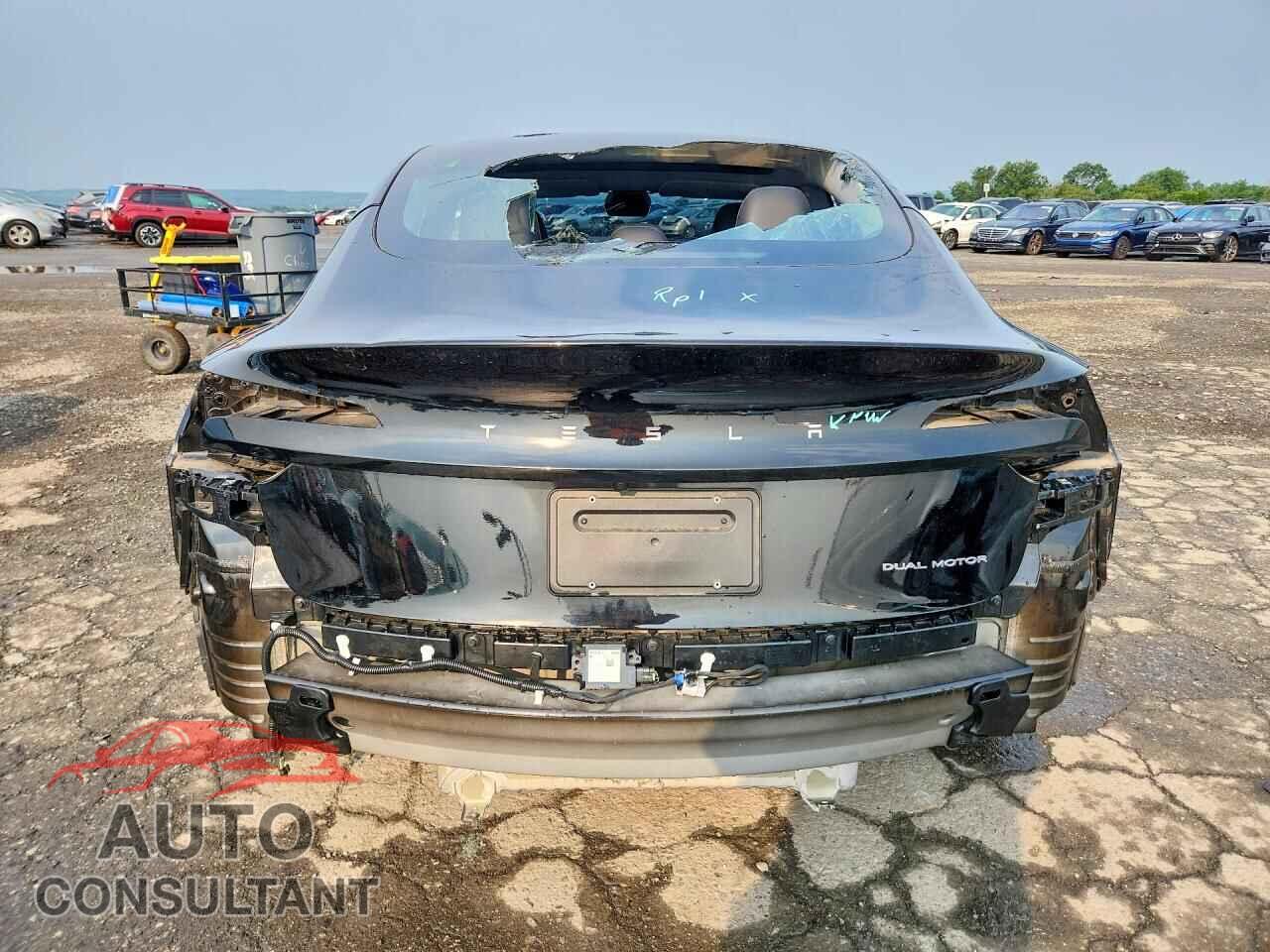 TESLA MODEL 3 2025 - 5YJ3E1EB5SF933251