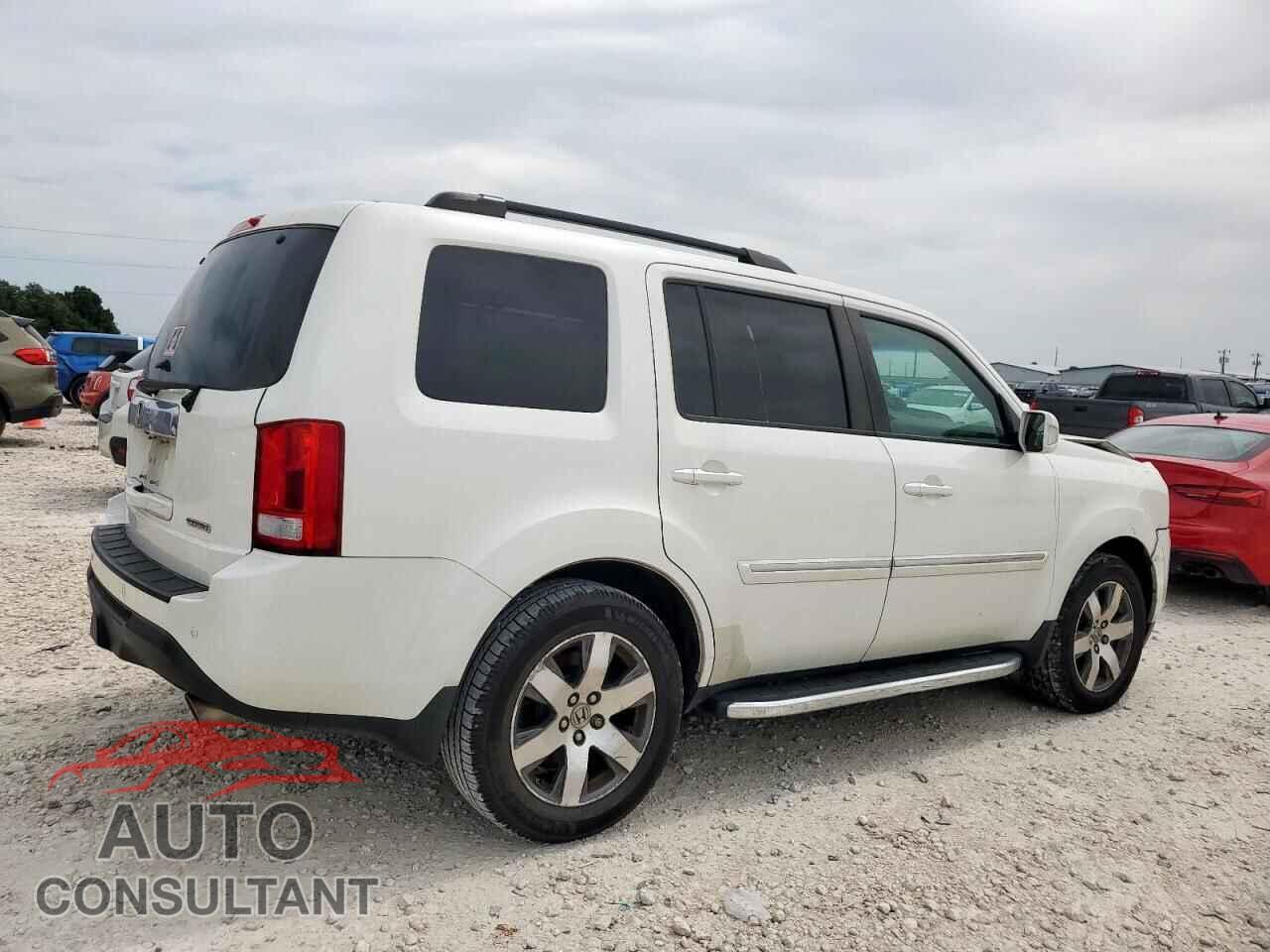 HONDA PILOT 2013 - 5FNYF3H96DB021173