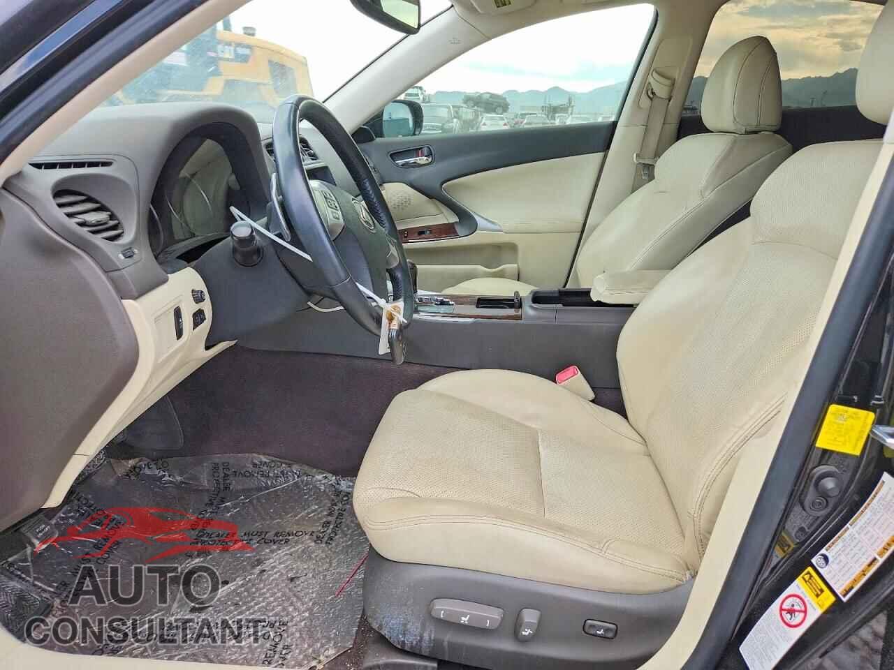 LEXUS IS 2012 - JTHBF5C20C2101922