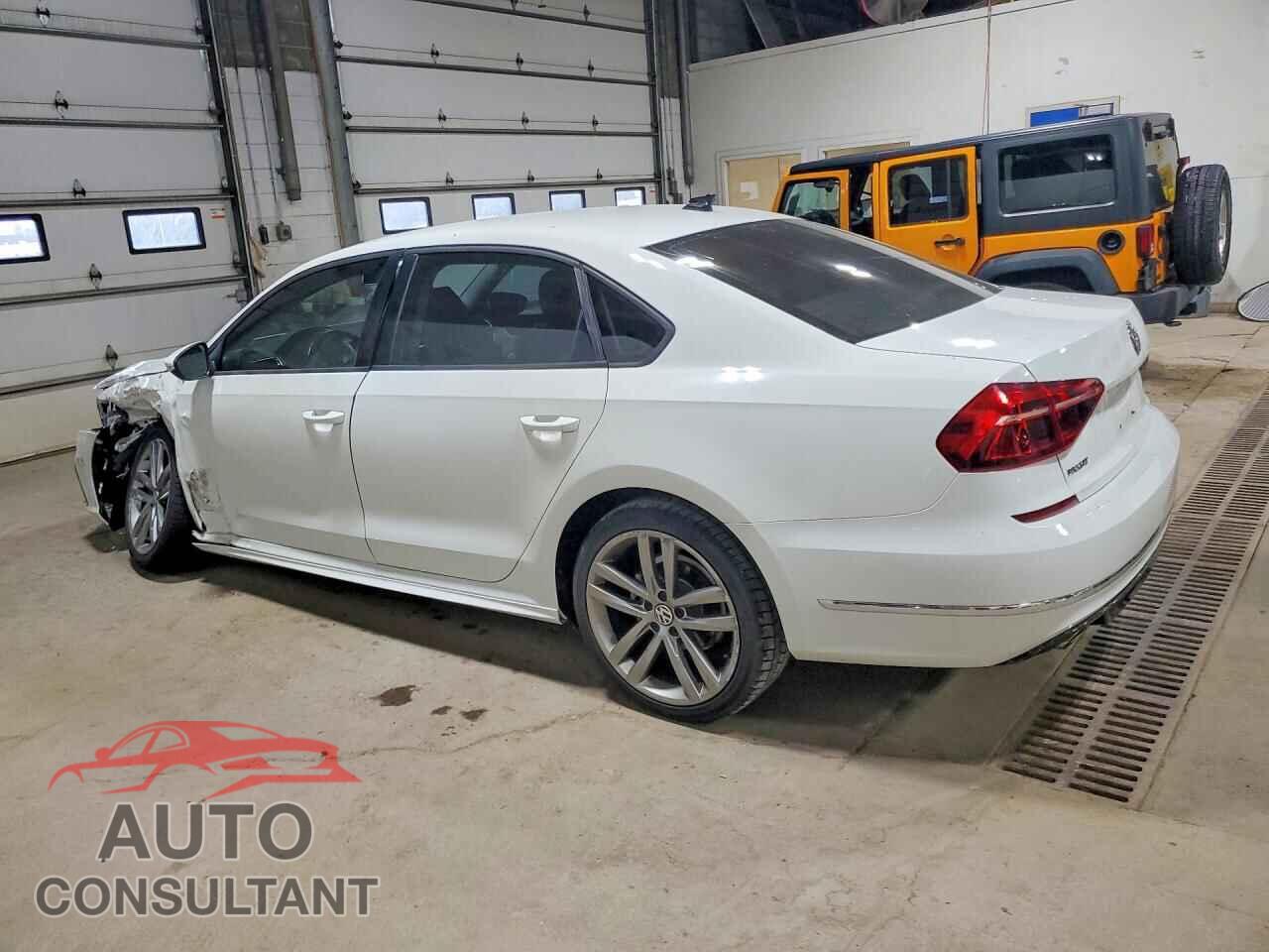 VOLKSWAGEN PASSAT 2018 - 1VWAA7A39JC028363