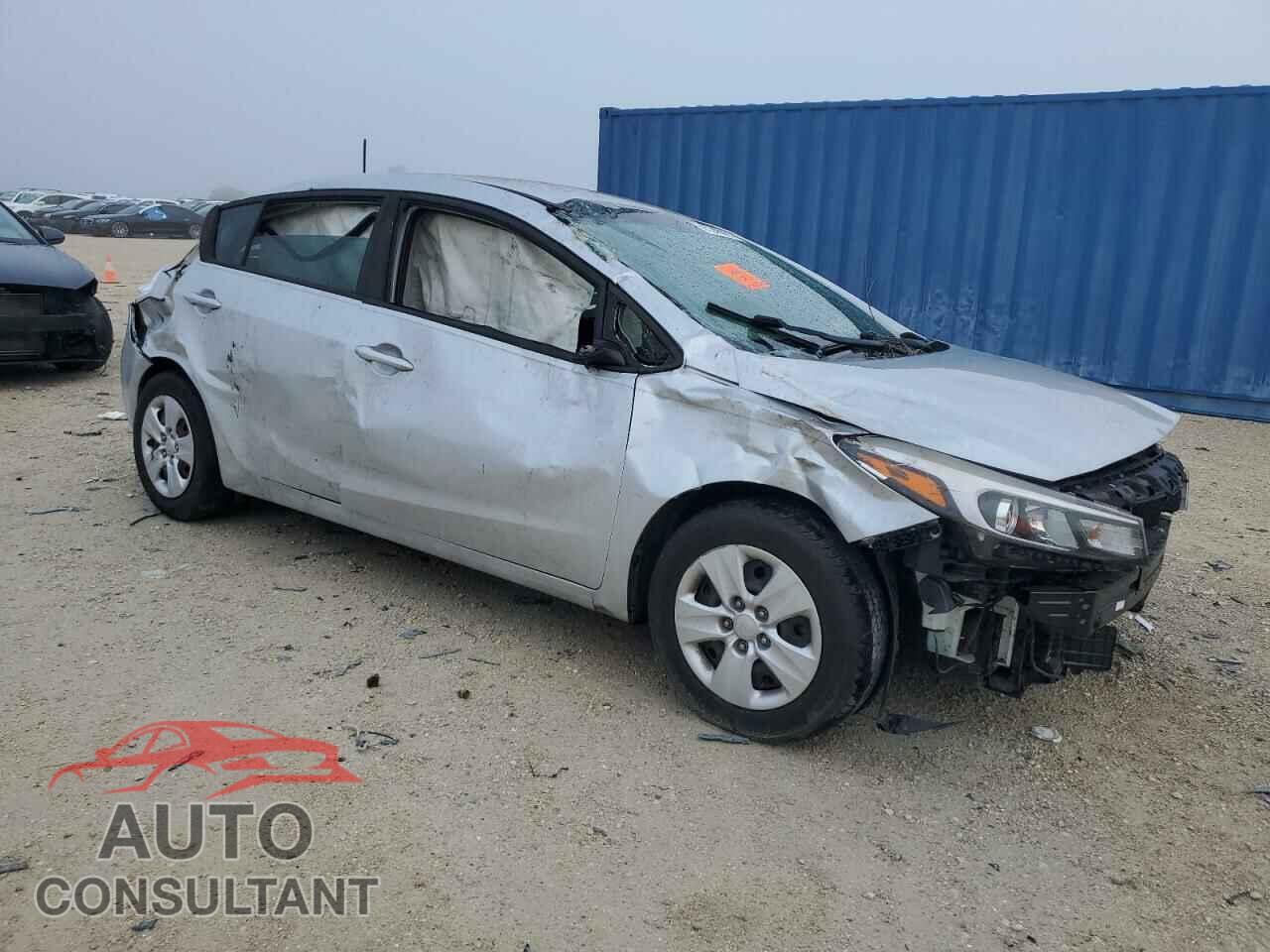 KIA FORTE 2017 - KNAFK5A86H5719075