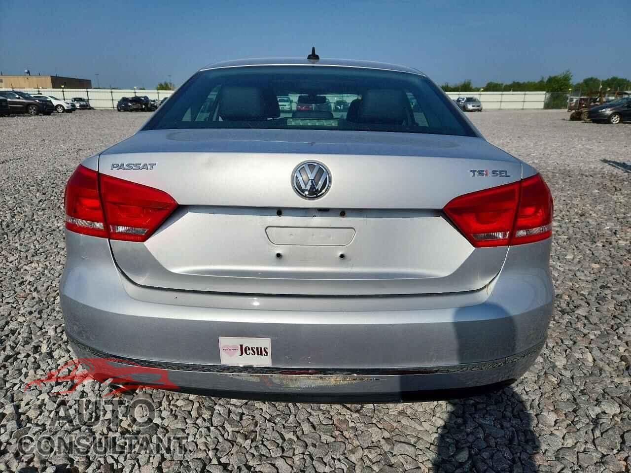 VOLKSWAGEN PASSAT 2015 - 1VWCS7A3XFC123317