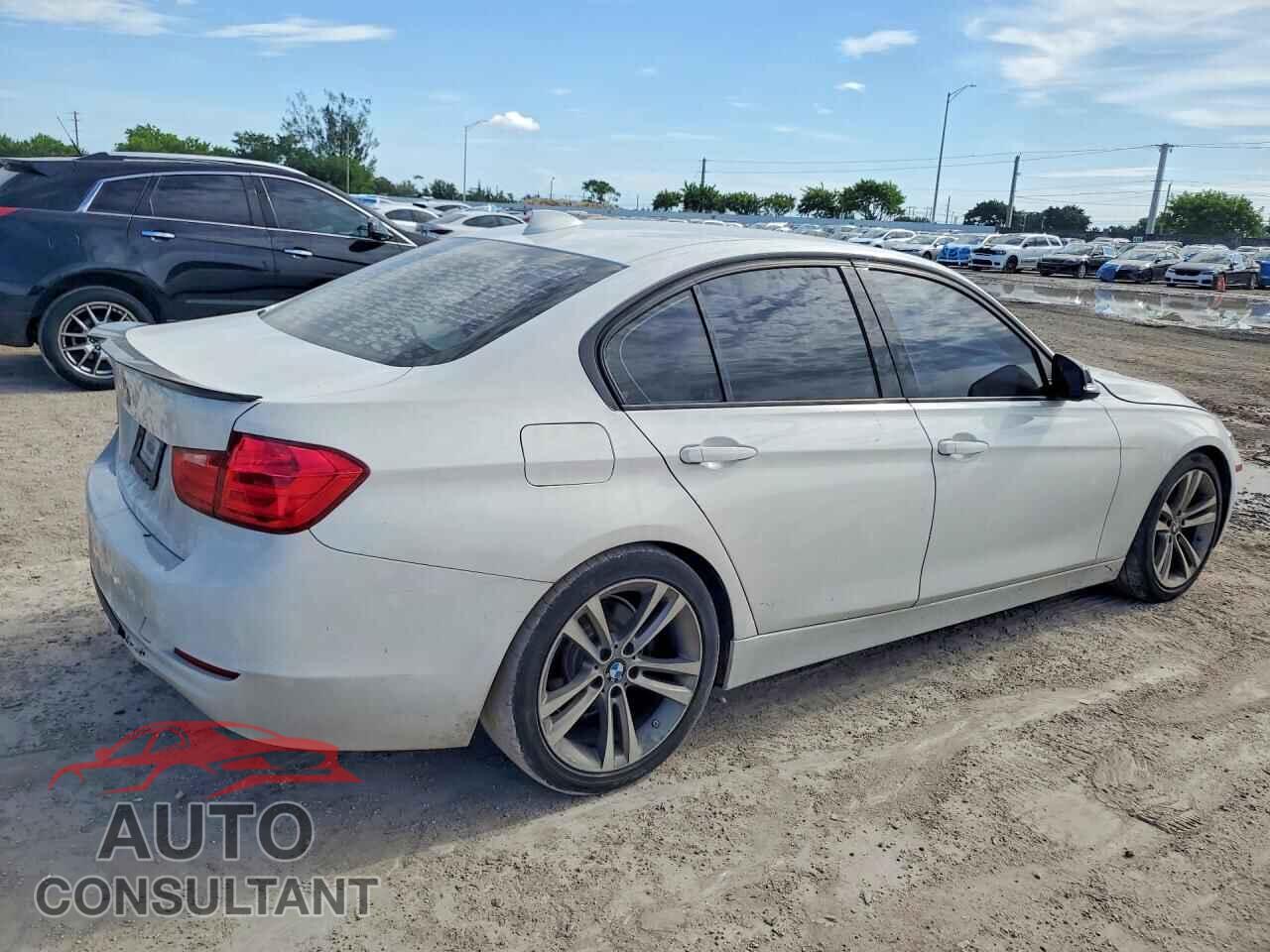 BMW 3 SERIES 2013 - WBA3C1G59DNR49208