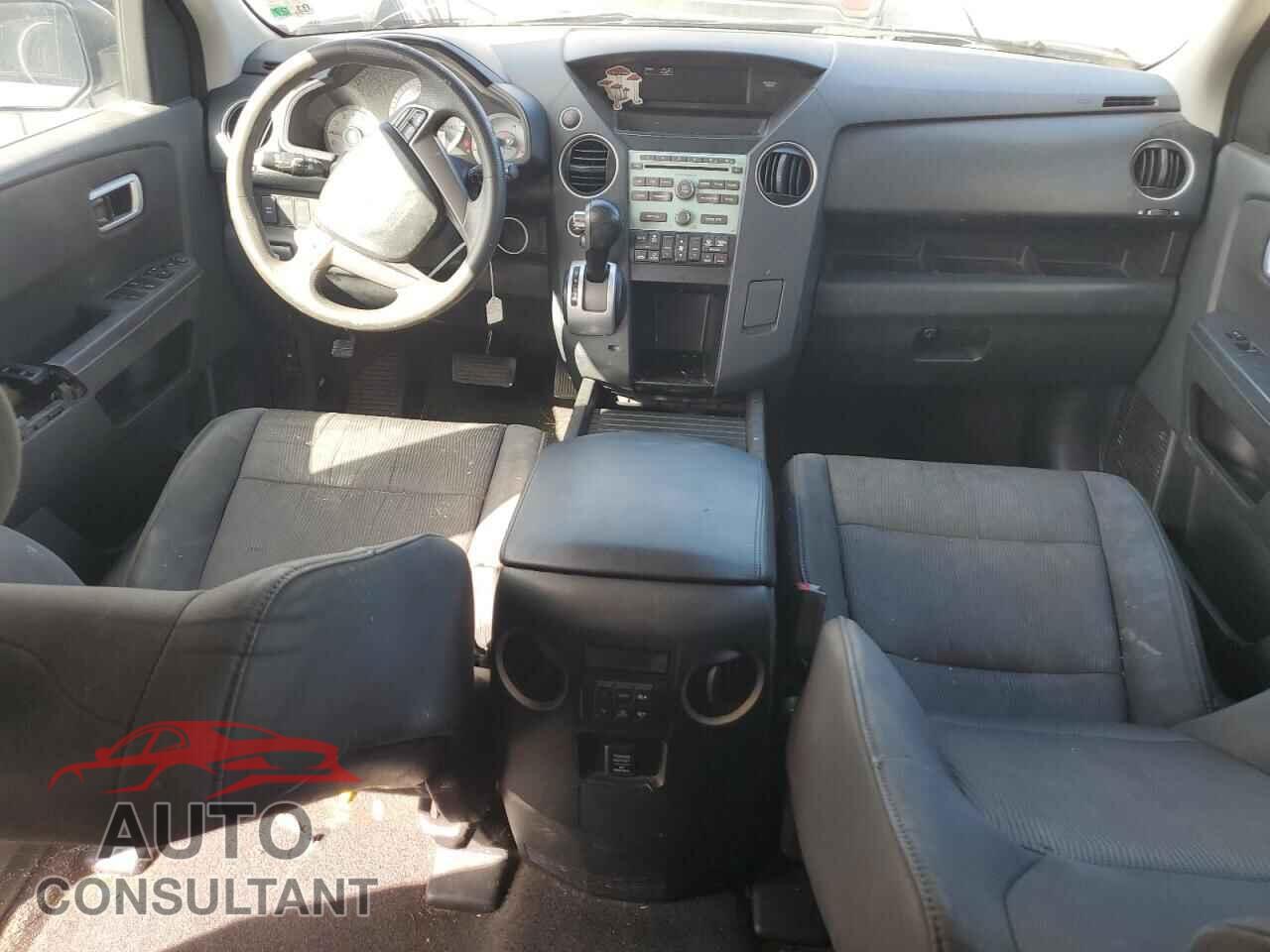 HONDA PILOT 2011 - 5FNYF4H46BB023173