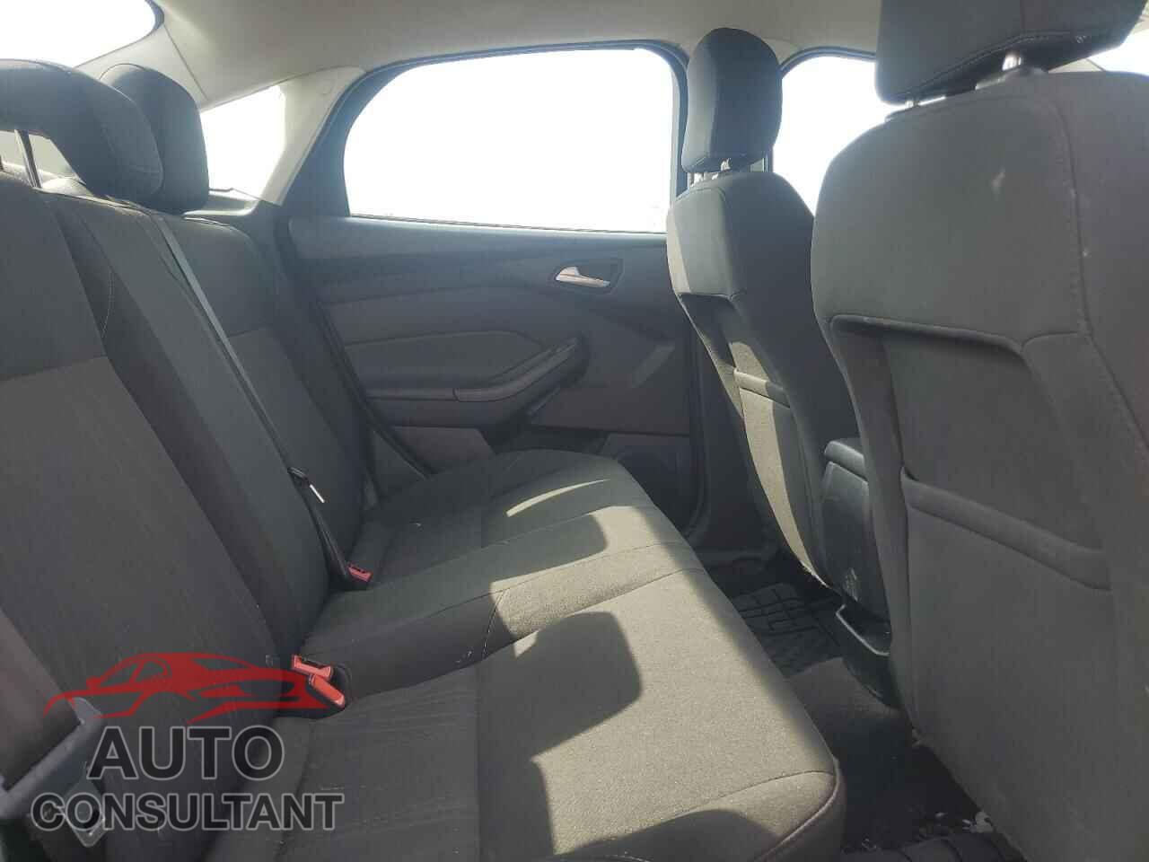 FORD FOCUS 2017 - 1FADP3FE9HL297643