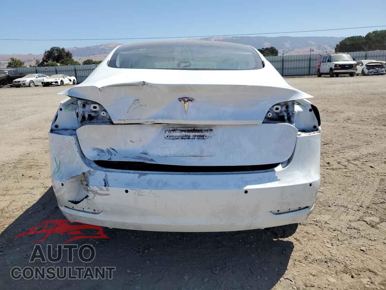 TESLA MODEL 3 2022 - 5YJ3E1EA4NF352108