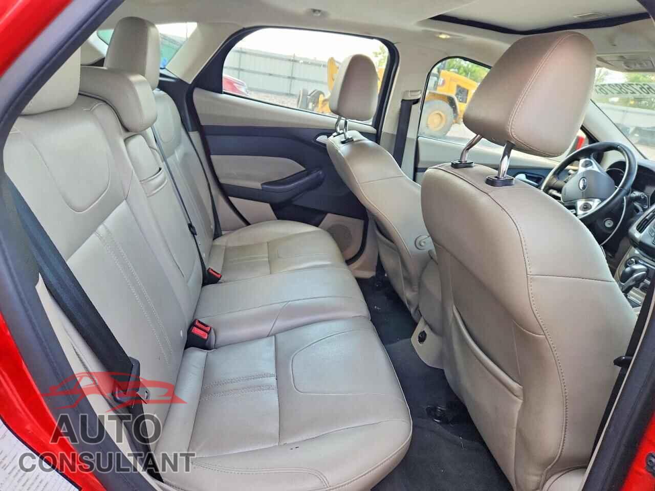 FORD FOCUS 2012 - 1FAHP3M2XCL357819