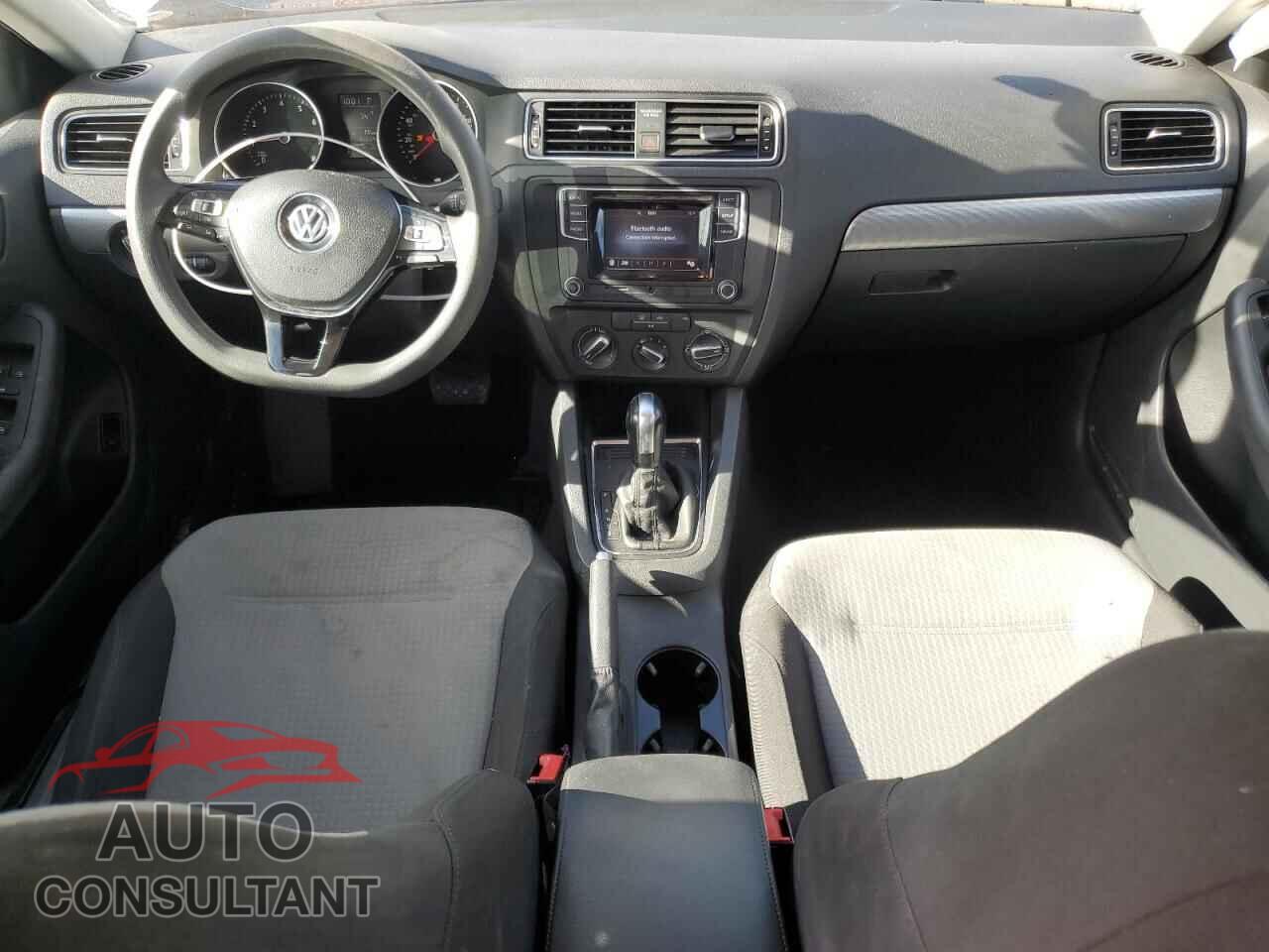 VOLKSWAGEN JETTA 2017 - 3VW2B7AJ8HM403877
