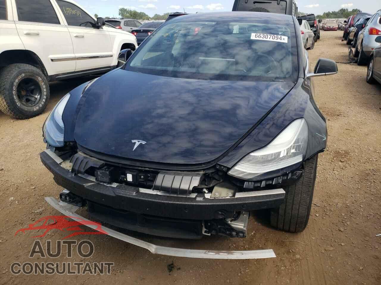 TESLA MODEL 3 2018 - 5YJ3E1EA4JF151996