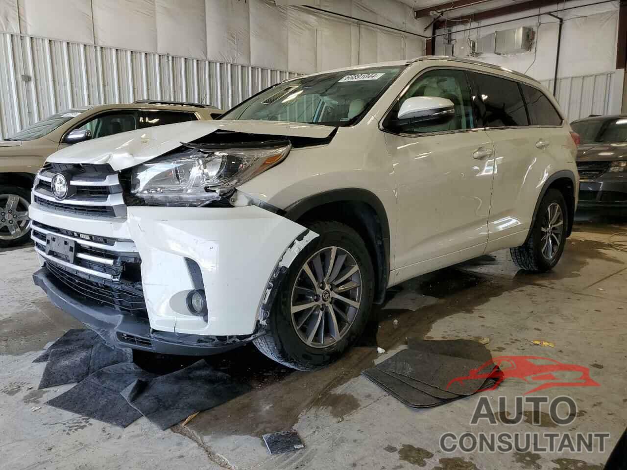 TOYOTA HIGHLANDER 2018 - 5TDJZRFH6JS557411