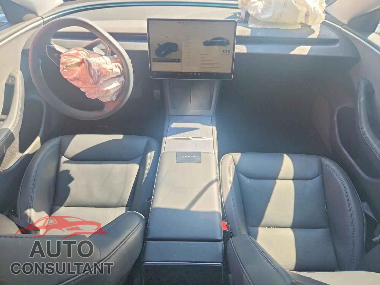 TESLA MODEL 3 2024 - LRW3E7FA1RC276977