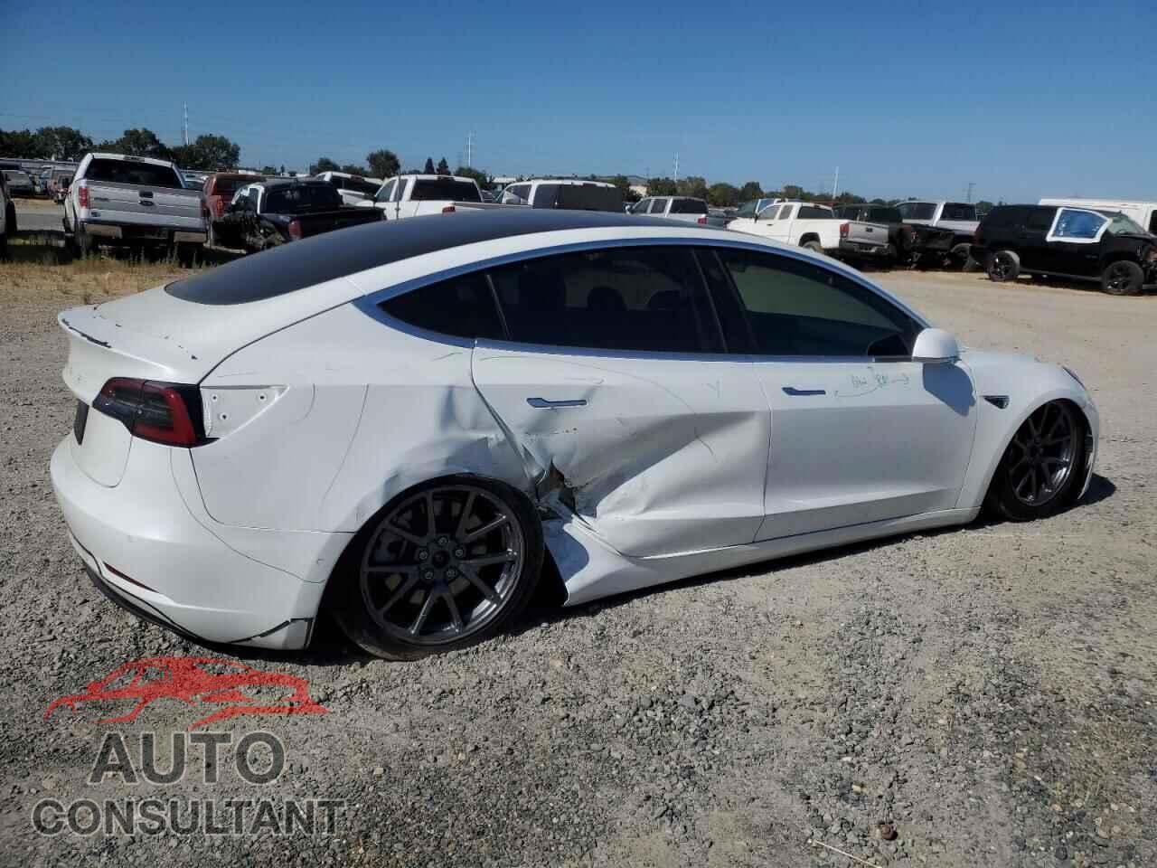 TESLA MODEL 3 2019 - 5YJ3E1EA5KF397196