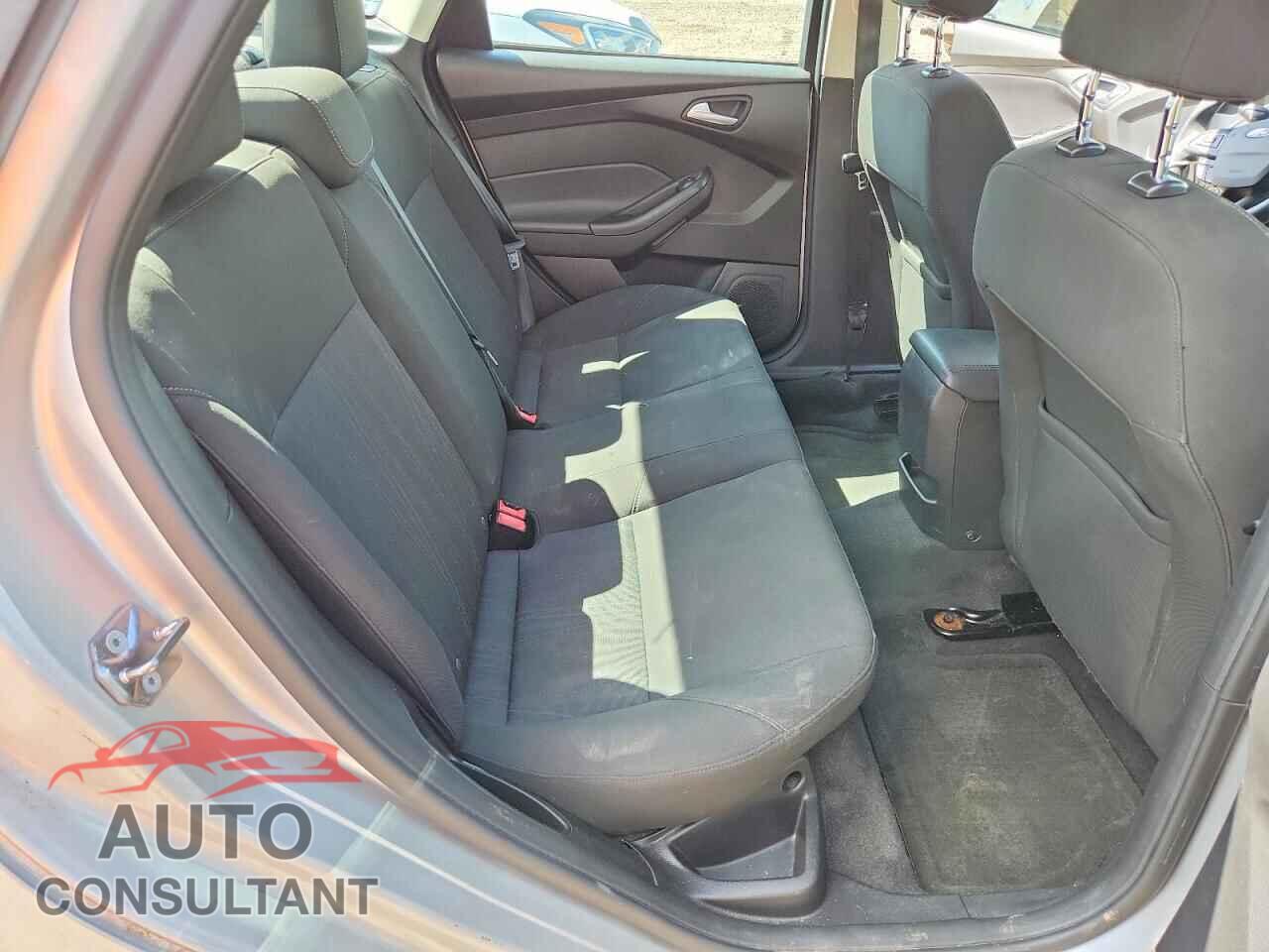 FORD FOCUS 2015 - 1FADP3F2XFL279364