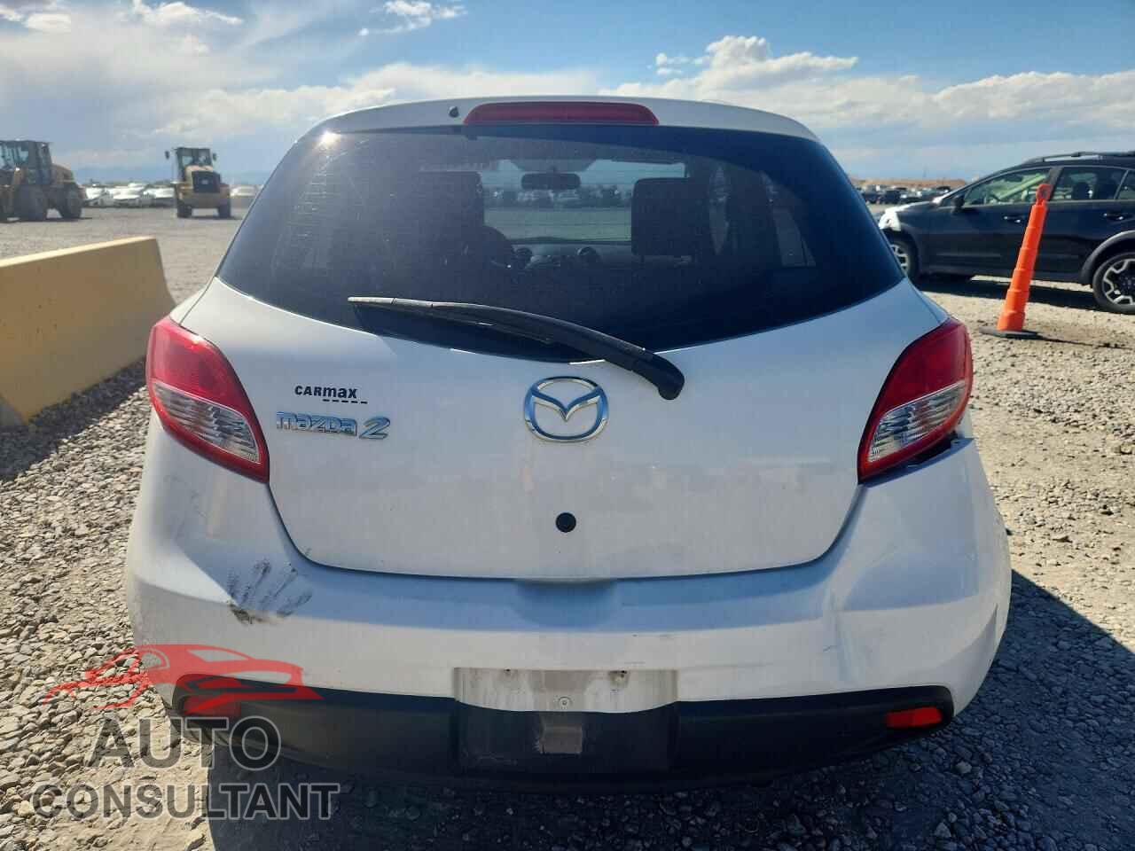 MAZDA 2 2014 - JM1DE1KY3E0185812