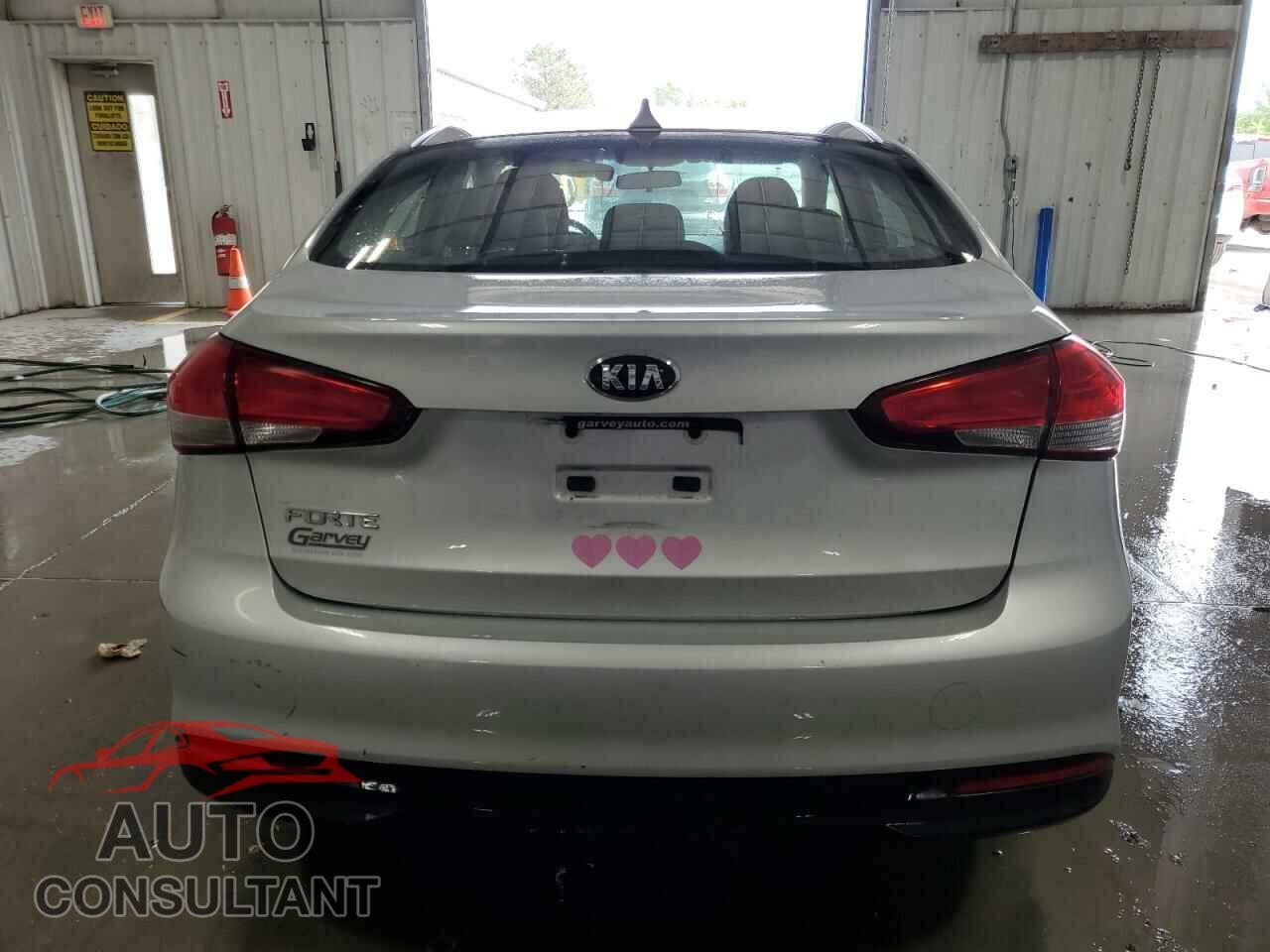 KIA FORTE 2017 - 3KPFK4A77HE013886